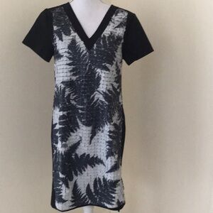 REED black medium S/S dress with detailed front .